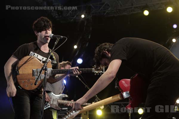 FOALS - 2008-07-06 - PARIS - Hippodrome de Longchamp - Yannis Philippakis - Jimmy Smith - Walter Gervers